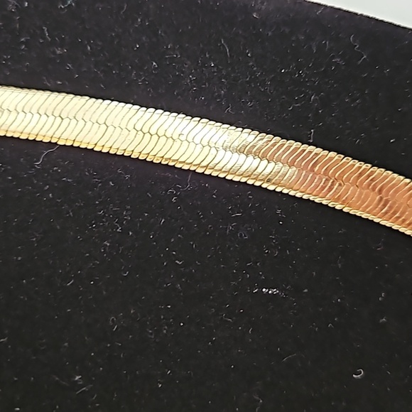 WIDE HERRINGBONE Goldtone 19 1/2"Long Necklace with Lobster Claw Closure. - Picture 2 of 5
